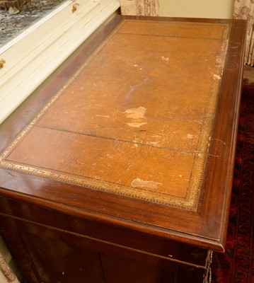 Lot 262 - A reproduction mahogany pedestal desk