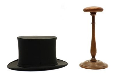 Lot 236 - A Herne Bros Ltd telescopic top hat and a beechwood hat stand