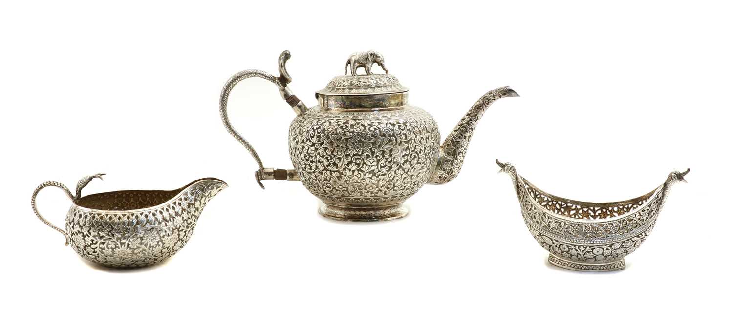 Lot 17 - An Indian silver teapot