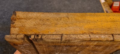 Lot 379 - A small oak side table