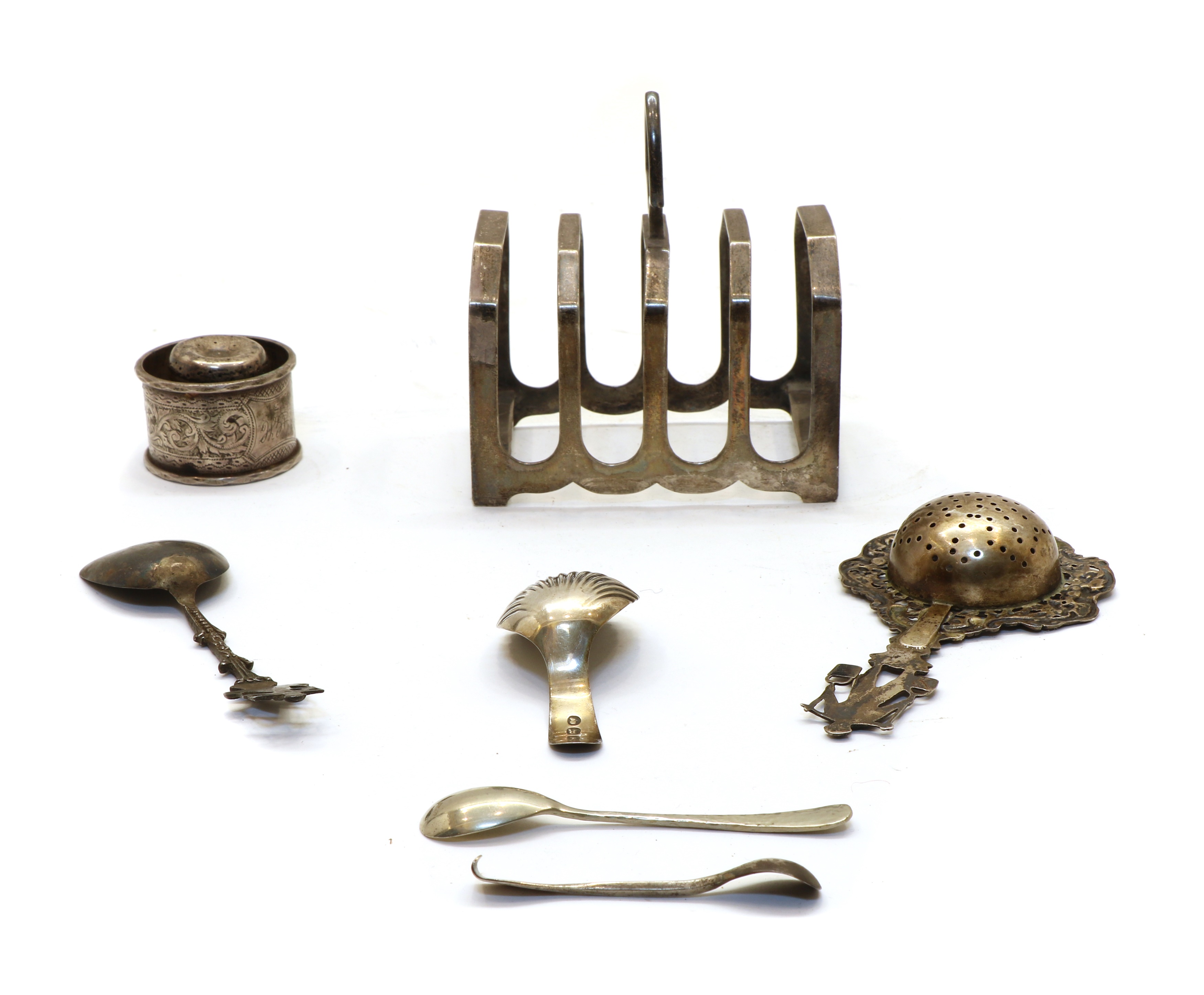 Lot 14 A mixed lot of silver items,