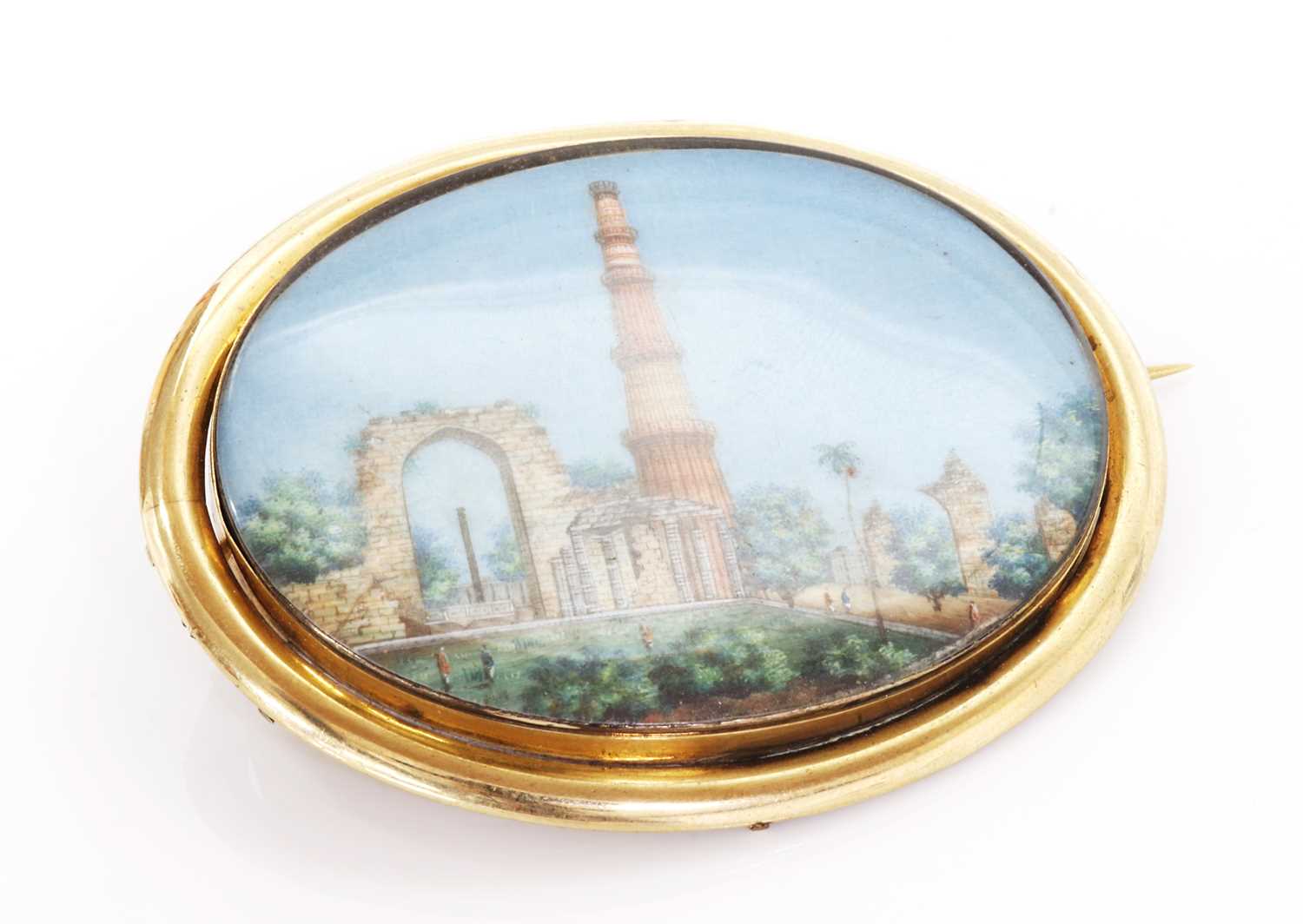 Lot 104 - A Victorian brooch with an Indian painted miniature watercolour on ivory