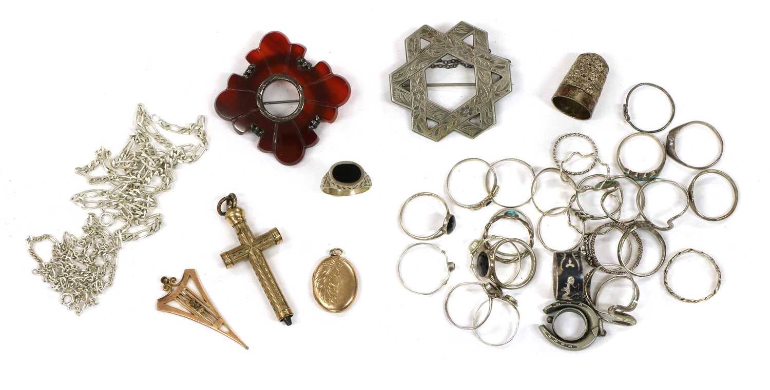 Lot 210 - A quantity of silver and costume jewellery