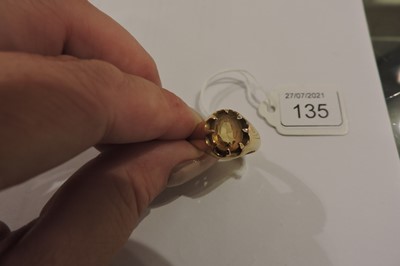 Lot 135 - A gentlemen's 18ct gold single stone citrine ring