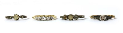 Lot 190 - A gold five stone diamond ring