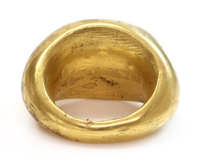 Lot 13 - A Roman hollow gold ring, possibly 3rd century