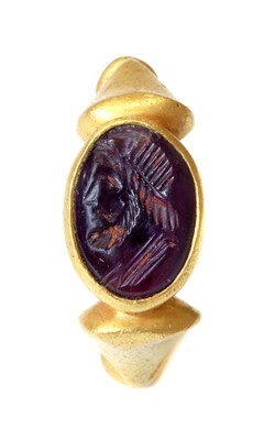 Lot 8 - A Roman amethyst intaglio ring