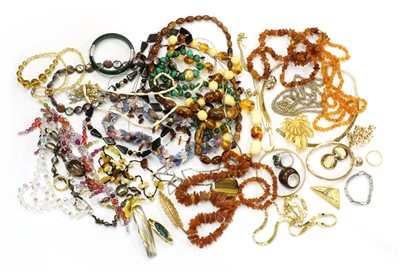Lot 205 - A quantity of costume jewellery