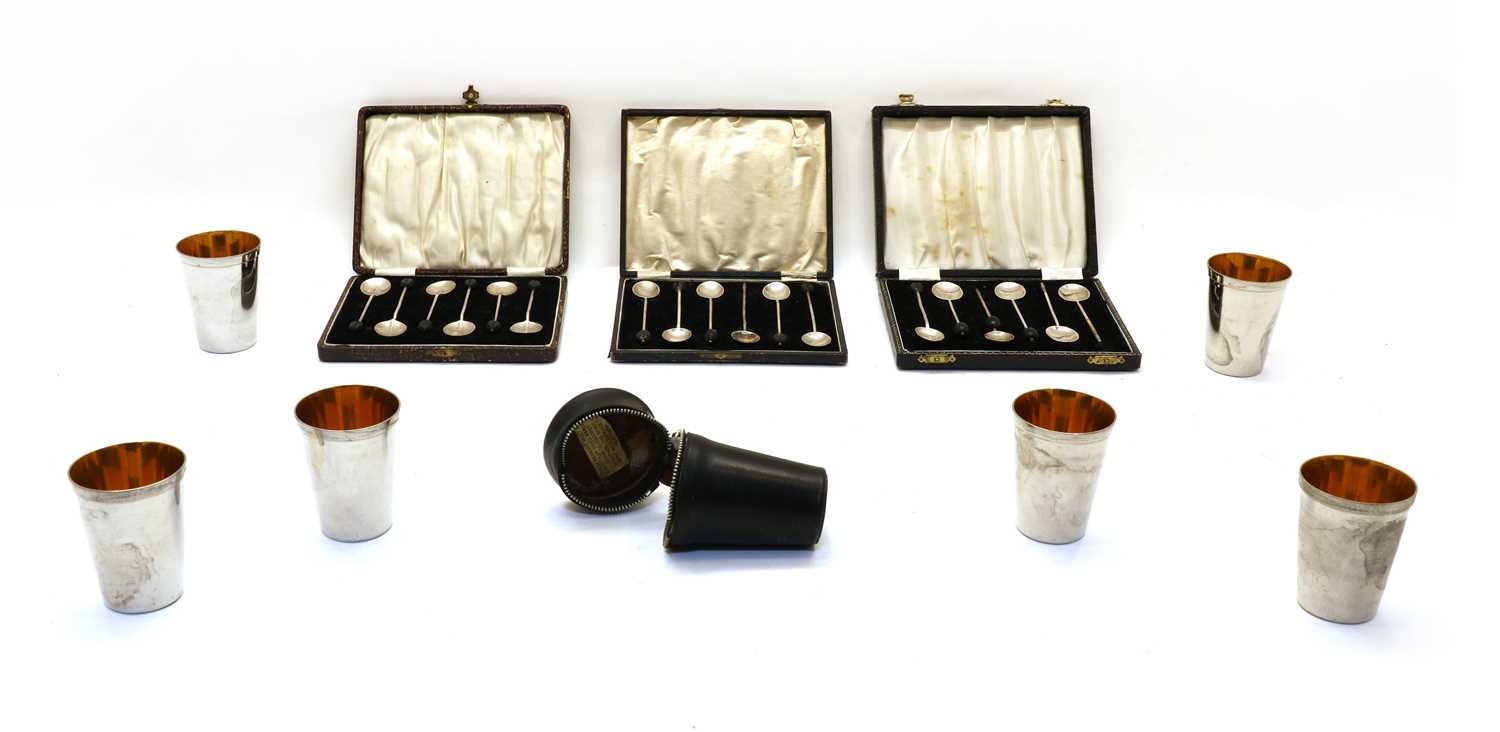 Lot 43 - Silver and plated wares: Cased silver and plated coffee spoons