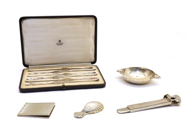 Lot 46 - Five silver items