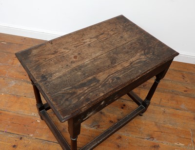 Lot 519 - An oak side table