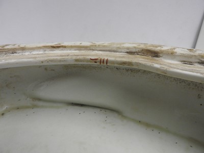 Lot 149 - A large Chinese porcelain tureen and cover