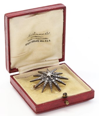 Lot 98 - A Victorian diamond set star brooch, c.1890