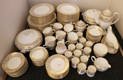 Lot 219 - A comprehensive Wedgwood 'Gold Florentine' dinner, tea and coffee service