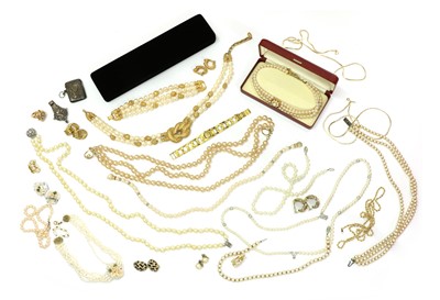 Lot 1463 - A quantity of jewellery