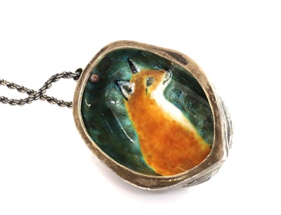 Lot 256 - An enamel fox pendant, by Victor Lee