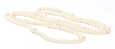 Lot 1313 - A cultured freshwater pearl necklace
