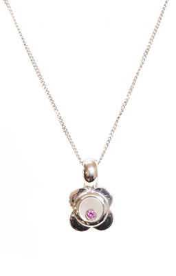 Lot 364 - An 18ct white gold single stone pink sapphire pendant