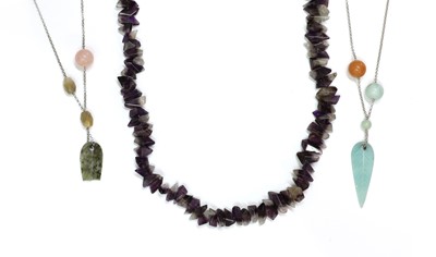 Lot 1455 - A single row faceted amethyst bead necklace