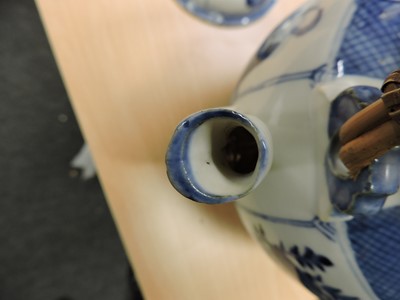 Lot 97 - A Chinese export blue and white teapot and cover