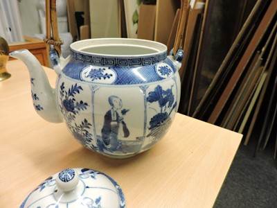 Lot 97 - A Chinese export blue and white teapot and cover