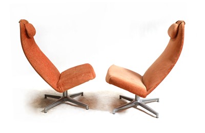 Lot 621 - A pair of 'Contourette Roto' lounge chairs