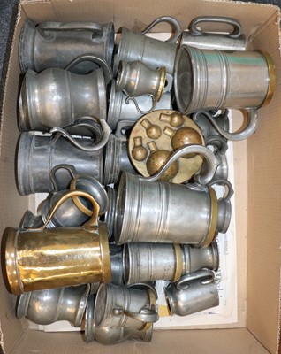 Lot 144 - A box of 26 19th/20th century pewter mugs