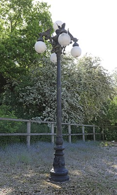 Lot 648 - A Victorian-style cast and painted aluminium street lamp