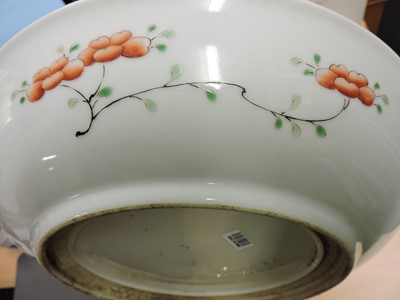 Lot 51 - A Chinese famille verte plate