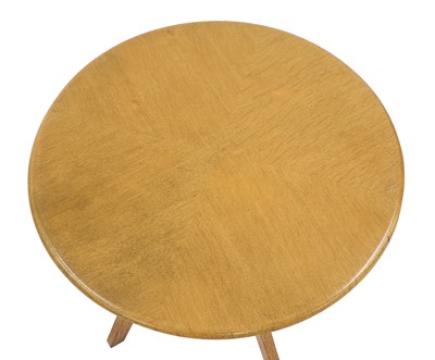 Lot 201 - An oak side table