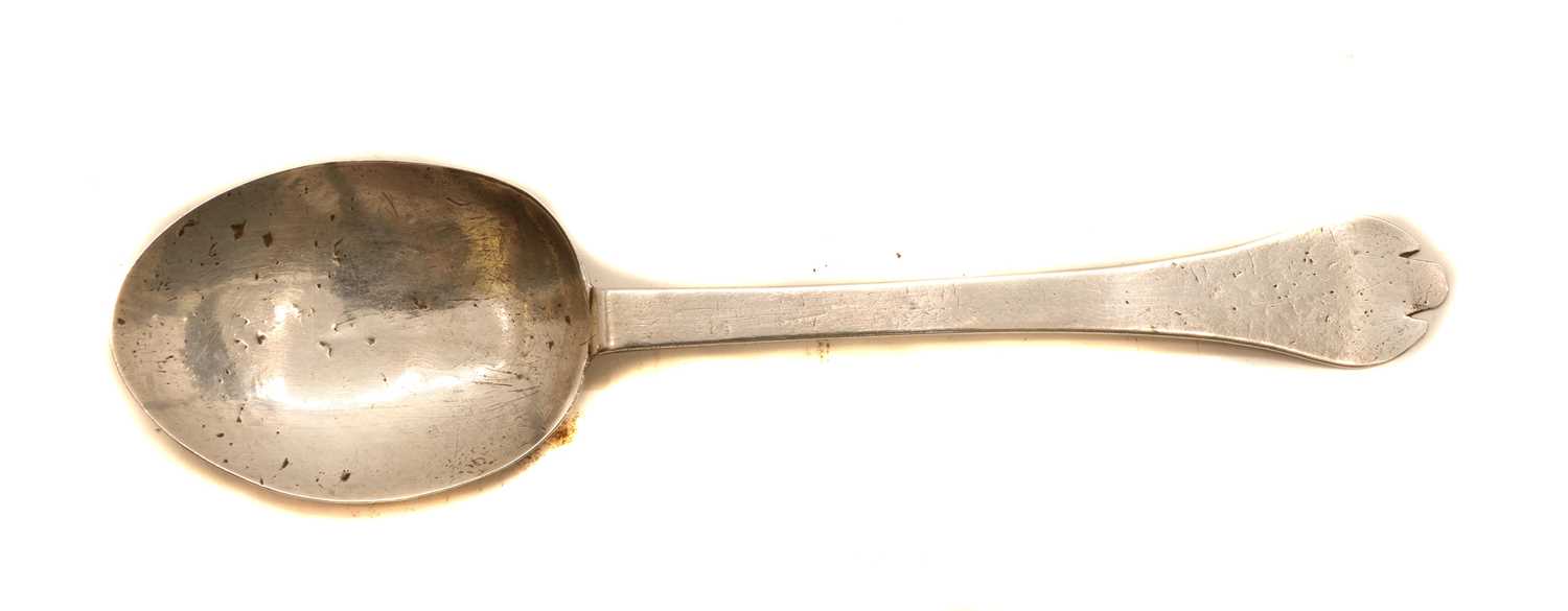 Lot 6 - A late 17th century silver child's Trefid spoon