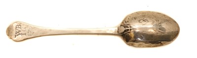Lot 8 - An unusual late 17th century Trefid spoon