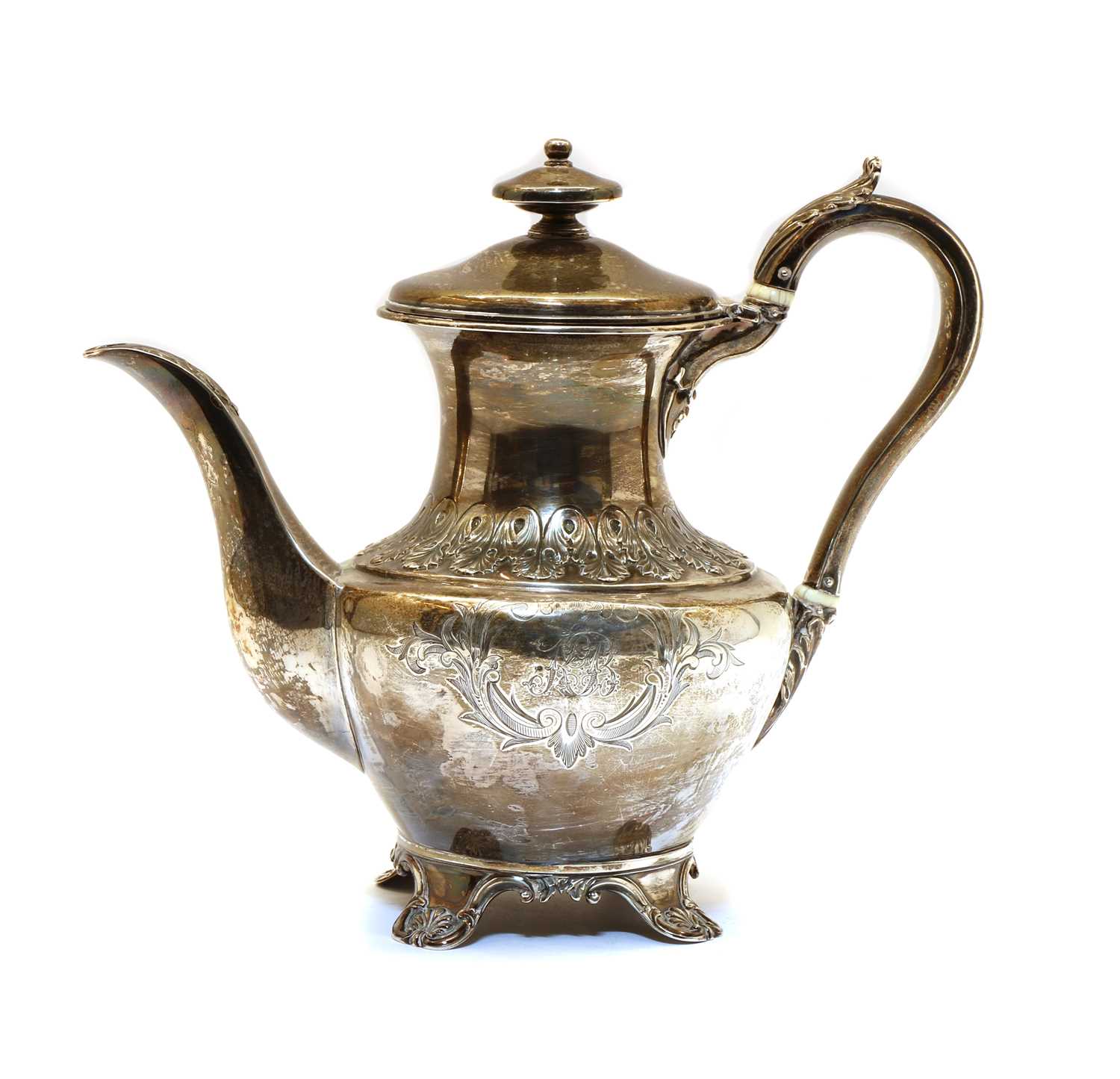 Lot 41 - A George III silver tea pot