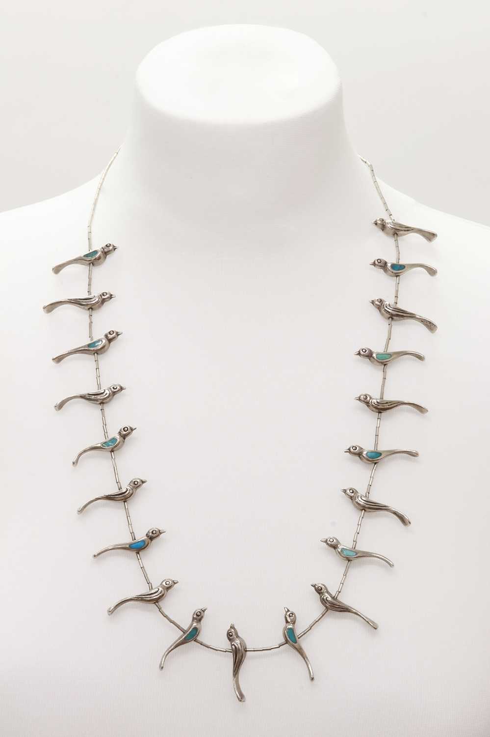 Lot 272 - A silver Navajo bird necklace
