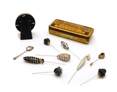Lot 20 - A collection of hat pins