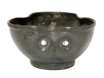 Lot 83 - An Arts and Crafts pewter 'owl' bowl
