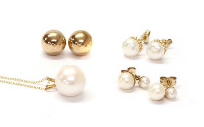 Lot 1409 - A quantity of pearl jewellery