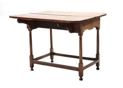 Lot 428 - An oak side table