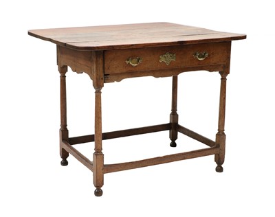 Lot 428 - An oak side table