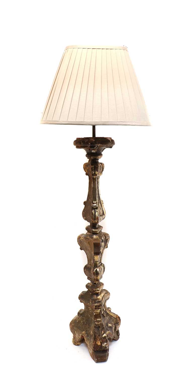 Lot 111 - A baroque style giltwood table lamp