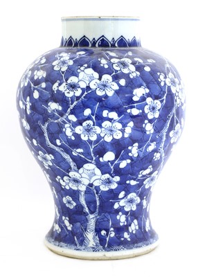 Lot 26 - A Chinese blue and white vase