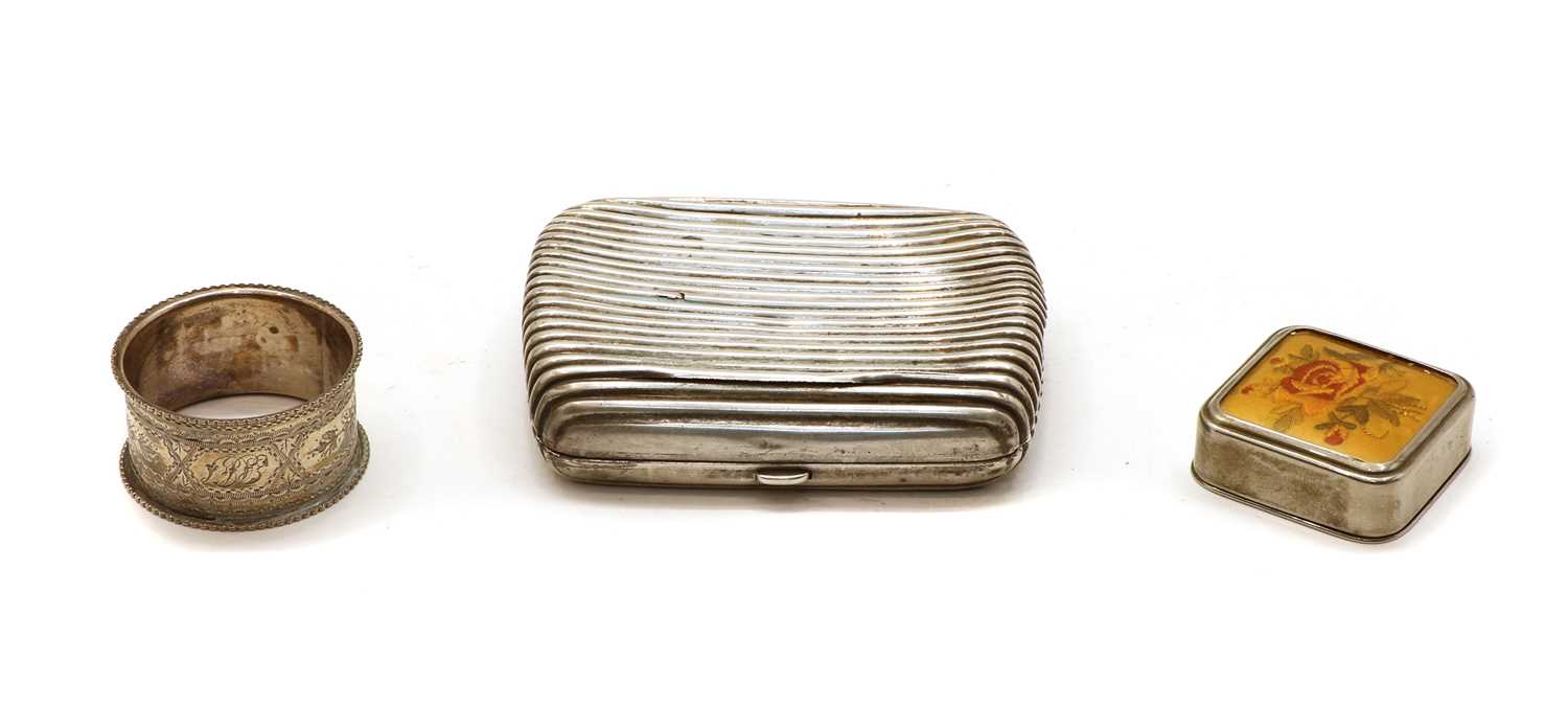 Lot 22 - A Victorian silver cigarette case with reeded decoration