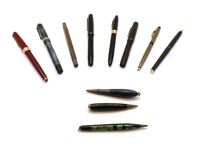 Lot 39 - A collection of pens