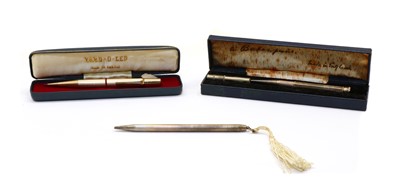 Lot 36 - A cased silver propelling pencil