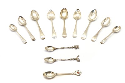 Lot 2 - A collection of silver teaspoons