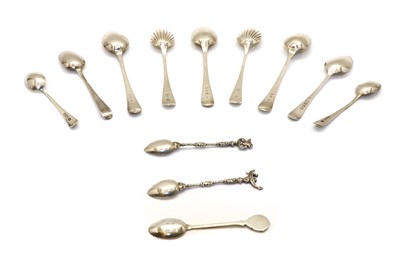Lot 2 - A collection of silver teaspoons