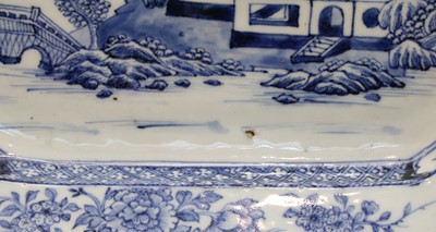Lot 107 - An 18th century Chinese blue and white porcelain meat plate
