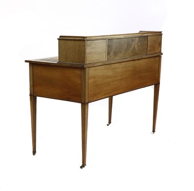 Lot 354 - An Edwardian mahogany writing desk