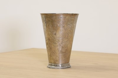 Lot 322 - A 17th century-style silver cup