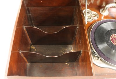 Lot 319 - A Dulcetto cabinet gramophone